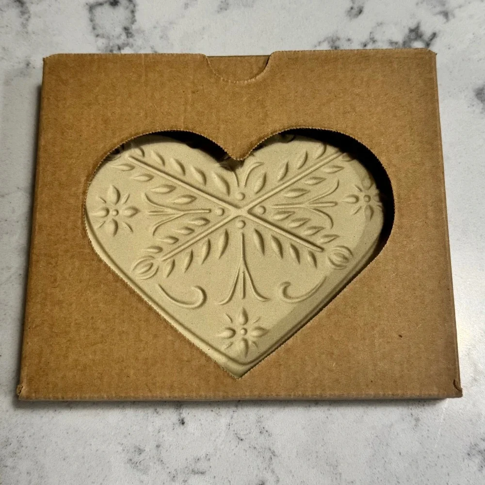 Pampered Chef Anniversary Heart Cookie Mold Stoneware Embossed Design NEW 2000‎